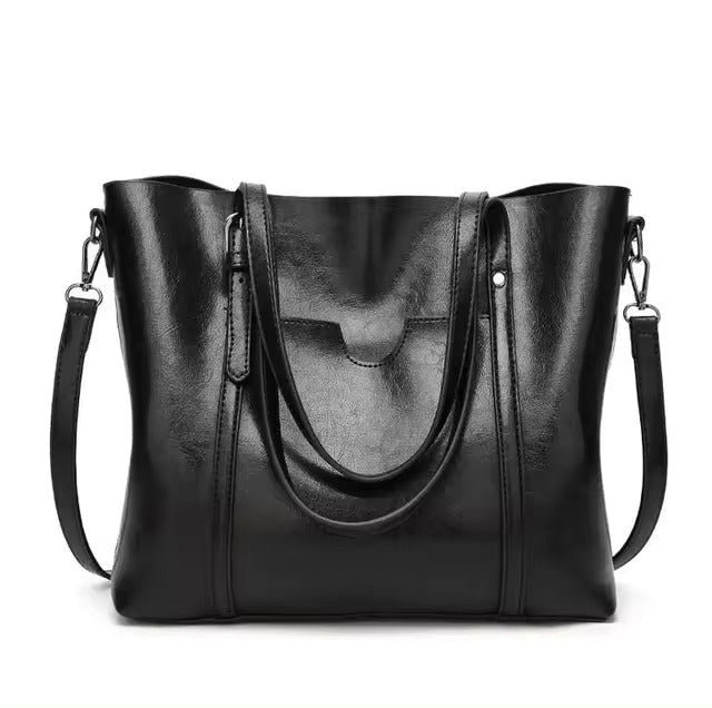 Nina | Leather funnel bag