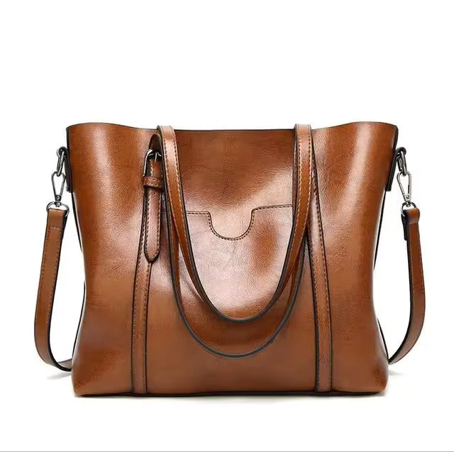 Nina | Leather funnel bag