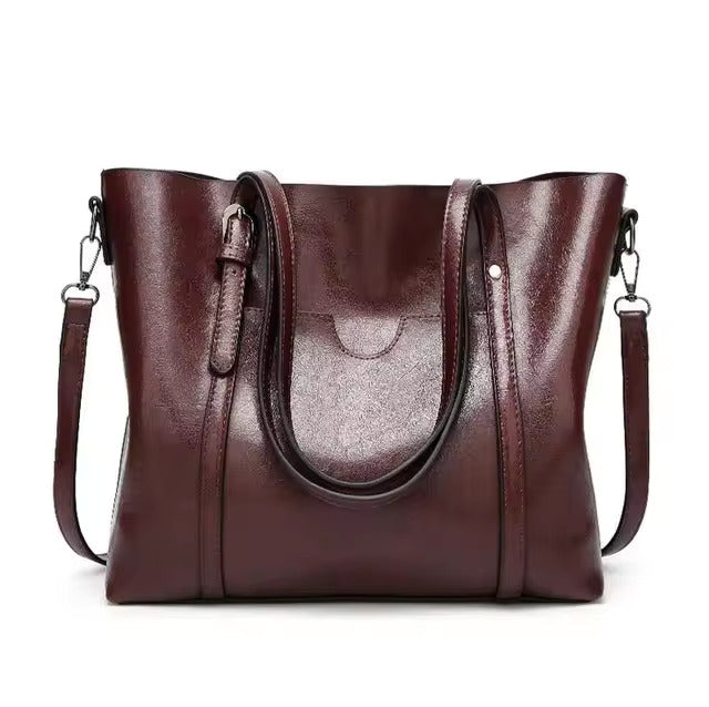 Nina | Leather funnel bag